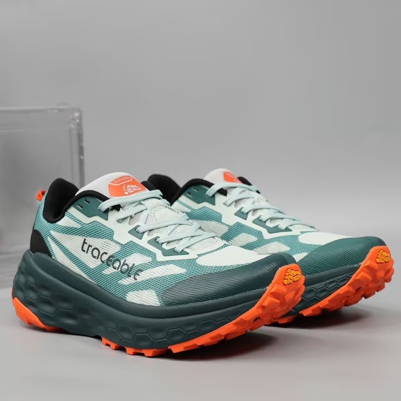 軽量で通気性抜群、滑り止めと耐摩耗性を備えたユーススポーツラ - Lightweight Road Running Shoes のレビューと価格